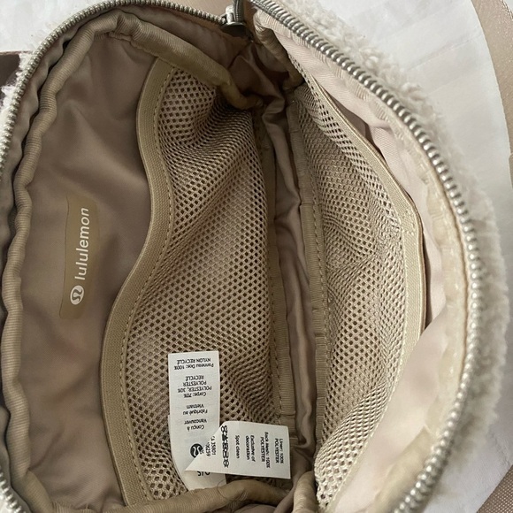 Cozy Beige Sherpa Crossbody Bag - Picture 8 of 12